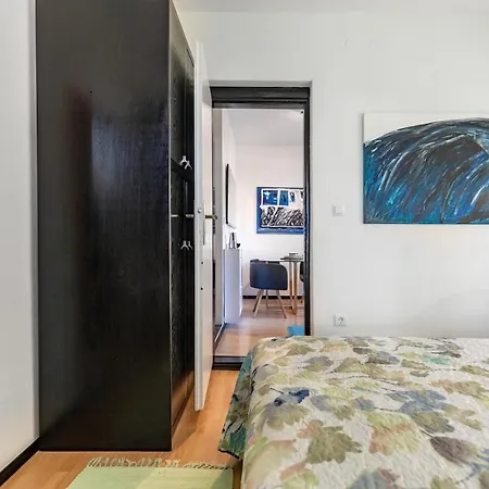 2bdr App, Pet Welcome, 999