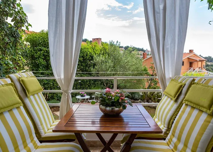 2bdr App, Pet Welcome, 999 Apartment *