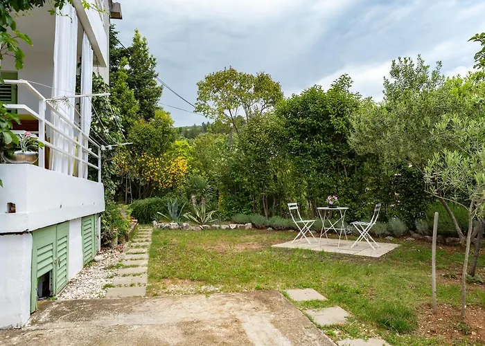 2bdr App, Pet Welcome, 999 * 라벡